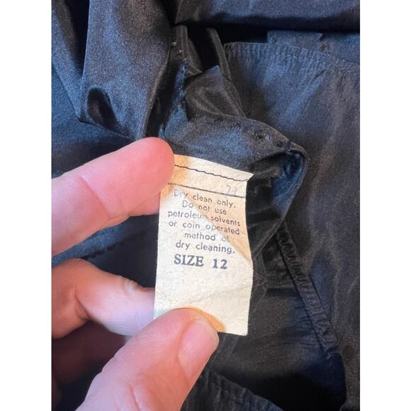 R&K ORIGINALS VNTG BLACK VELVET & TAFFETA V NECK RUFFLE COLLAR COCKTAIL DRESS - Picture 10 of 10